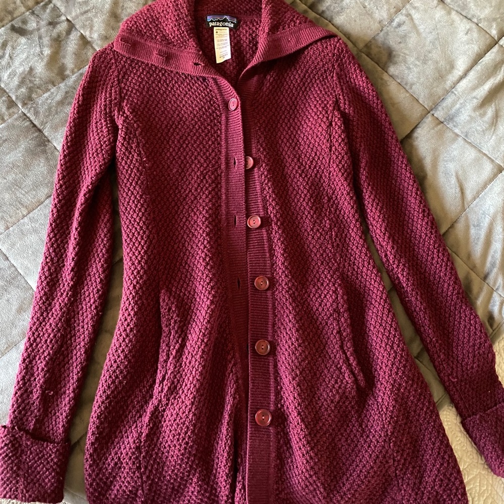 Patagonia cardigan maroon